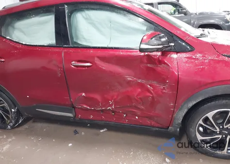 2023 Chevrolet Bolt Euv Fwd Premier z USA, uszkodzony, nr VIN 1G1FZ6S02P4111581